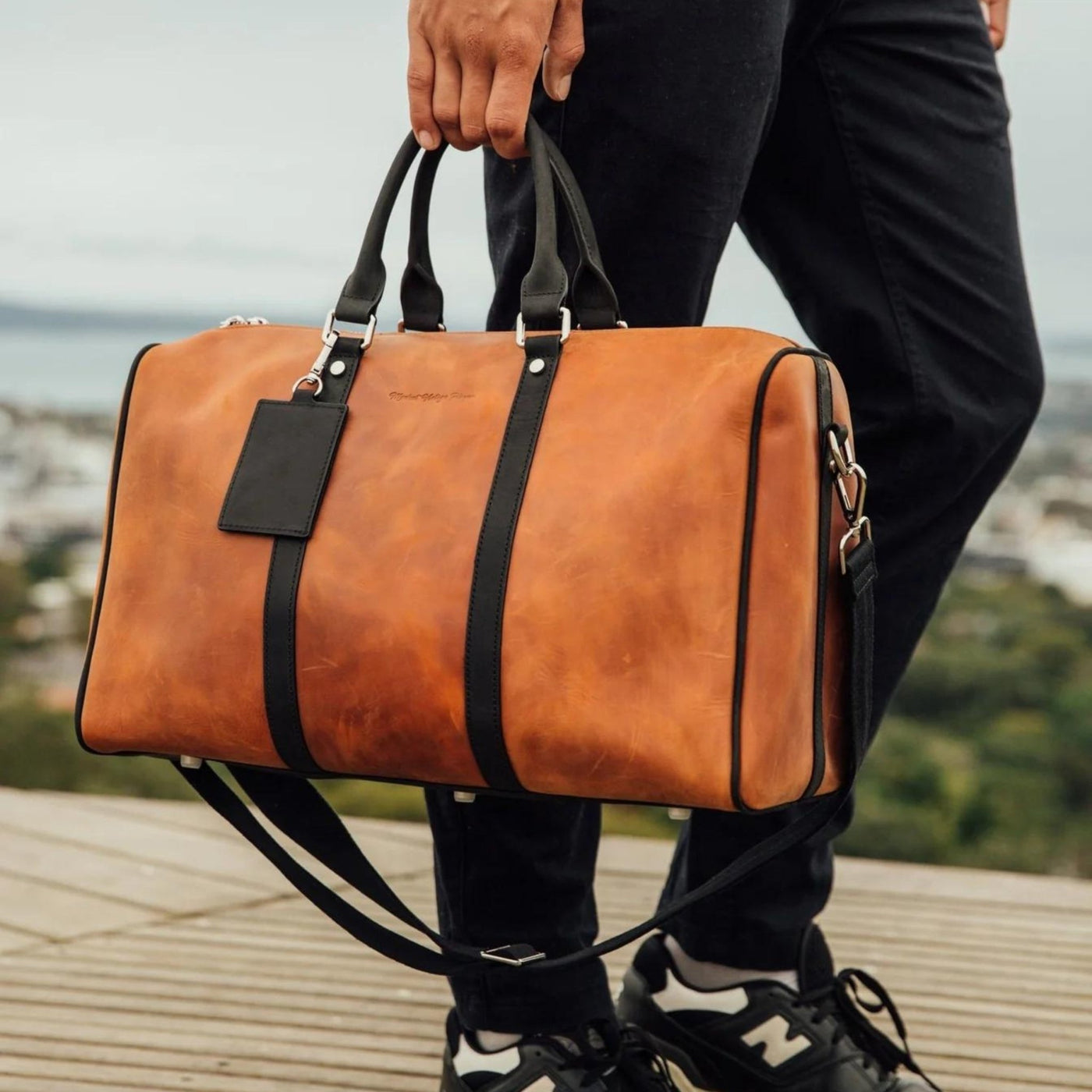 Leather Gym Bag - Tan / Black - MODEST VINTAGE PLAYER LTD